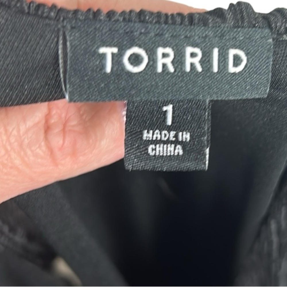 Torrid Black Crinkle Knit Surplice Skater Dress Size 1X - Picture 3 of 12